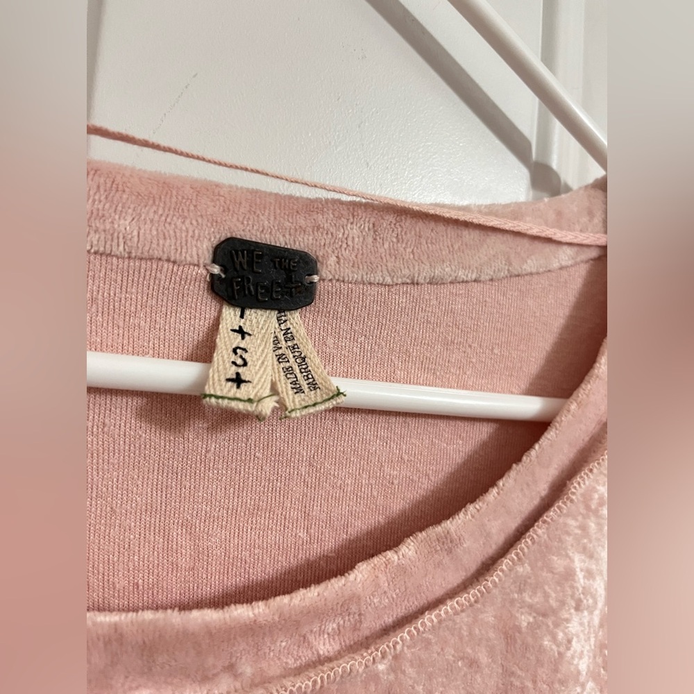 We The Free Women S Oversized Festival Pullover Sweater Velvet Velour Pink Boho - Picture 4 of 8